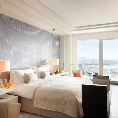 Hotel Raffles 5*