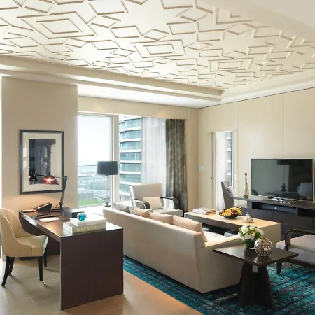 Raffles 5*