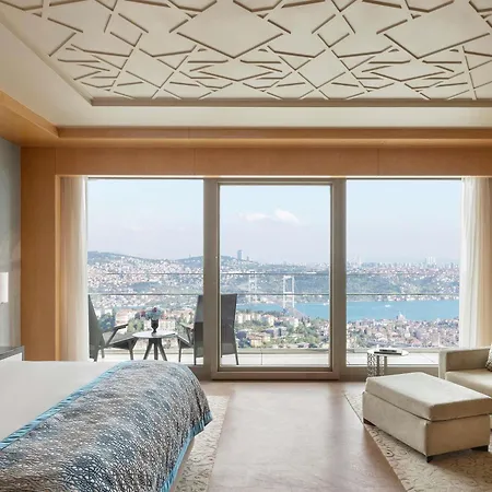 Raffles Hotel 5*