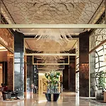 Ξενοδοχείο Raffles 5*