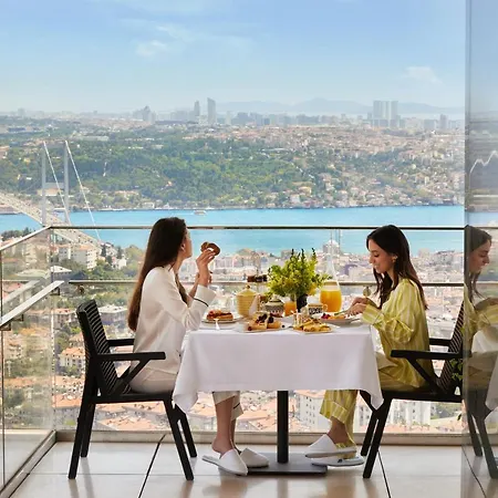 ラッフルズ 5* イスタンブール