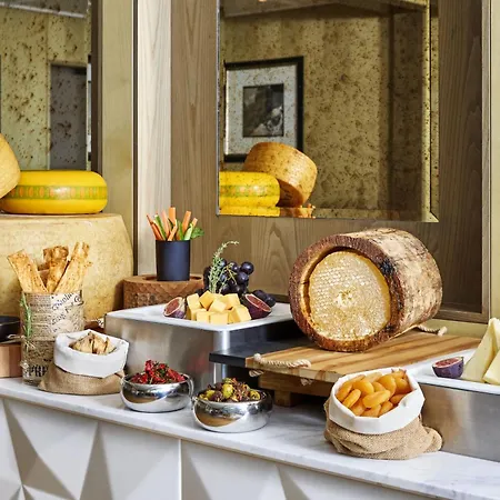 ラッフルズ 5* イスタンブール