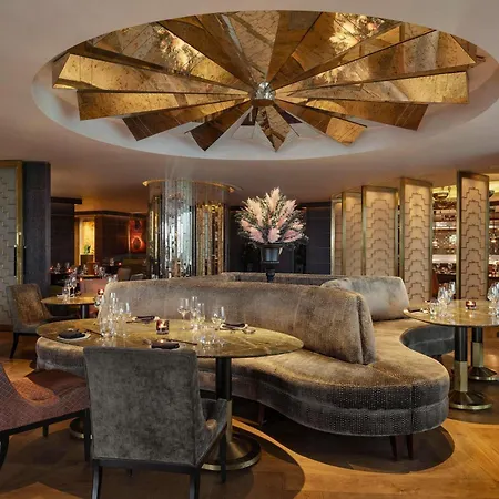 ラッフルズ ホテル イスタンブール