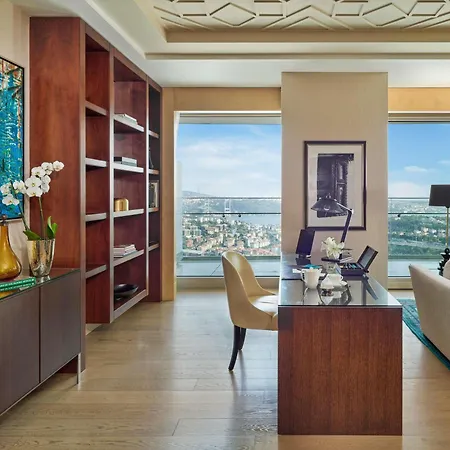 Raffles Szálloda 5*
