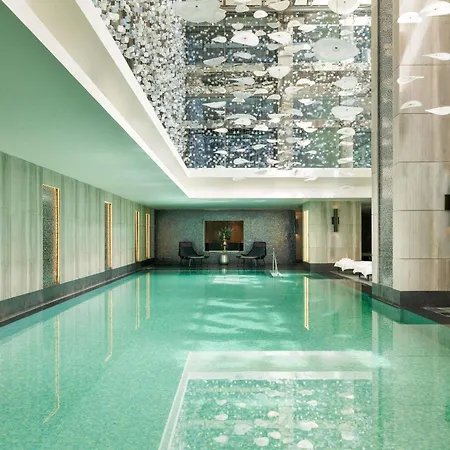 Raffles Отель 5*