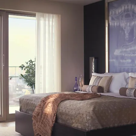 Raffles Отель 5*